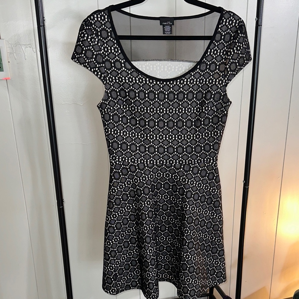 Rue21 Black and White Patterned Mini Dress